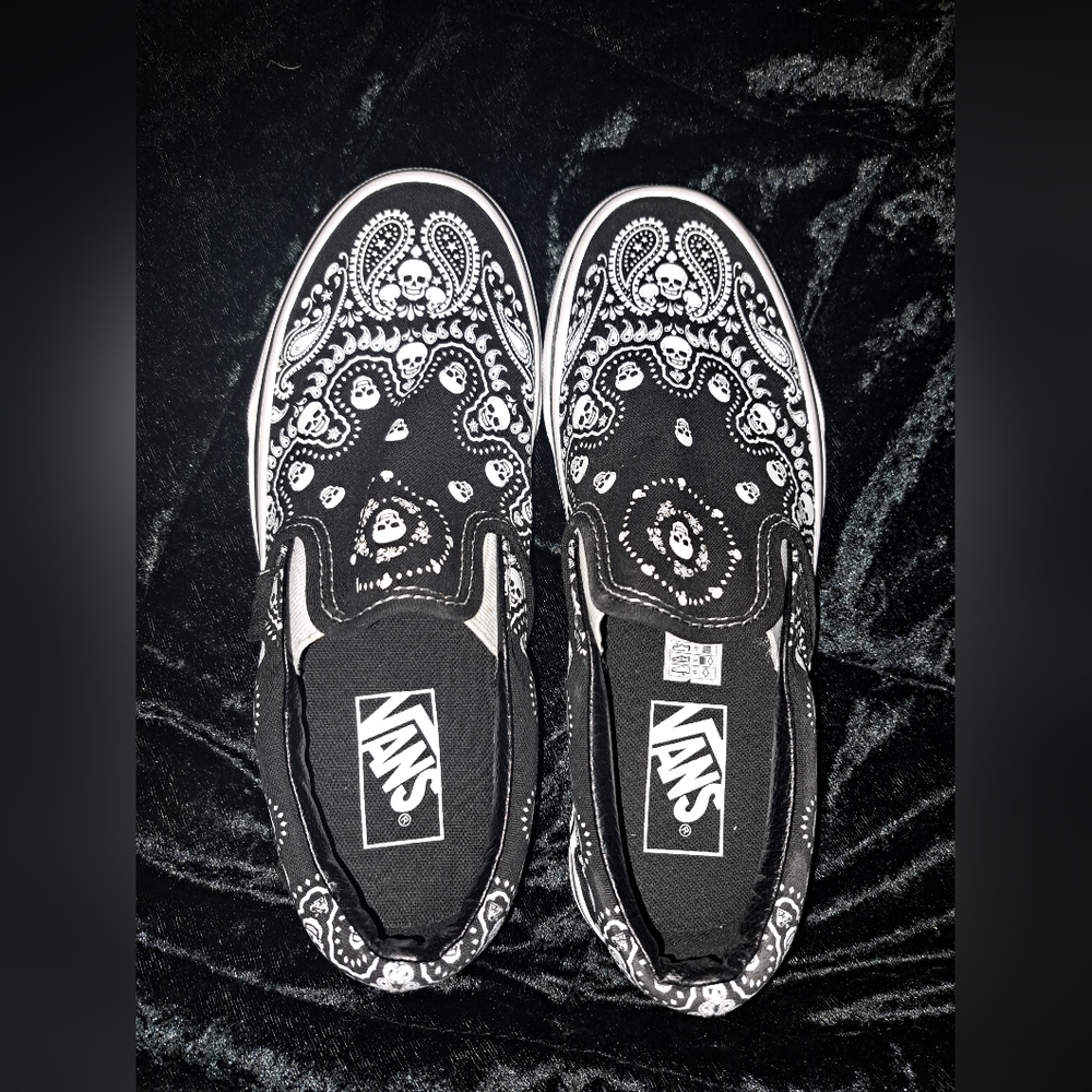 Vans skull slip ons